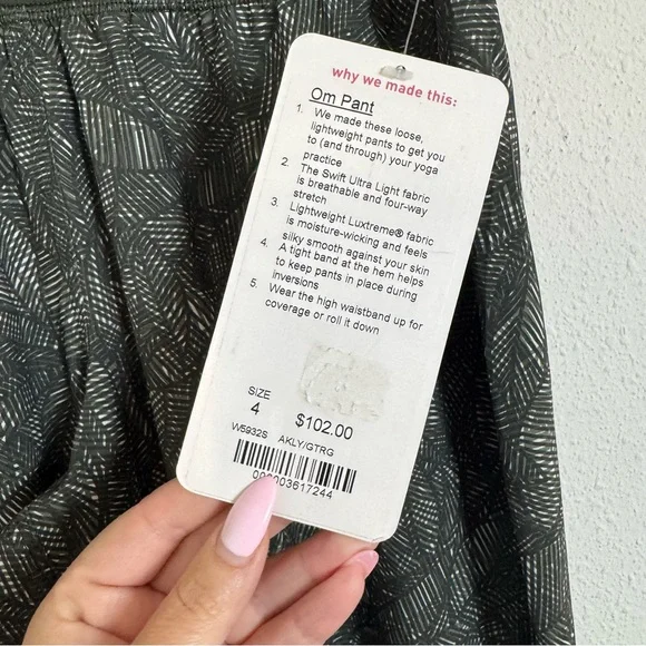 Lululemon gator green yoga om pant - Picture 6 of 7